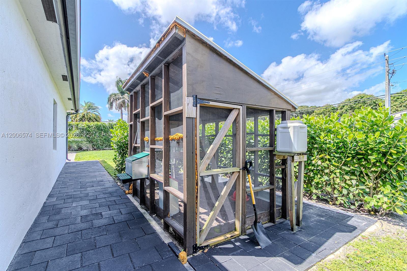 VILHEN DRIVE ESTATES - Residential