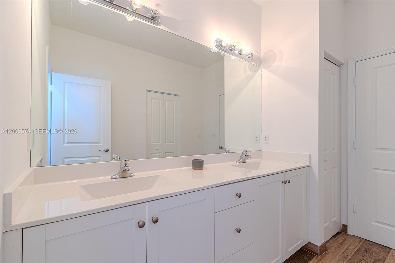 VILHEN DRIVE ESTATES - Residential