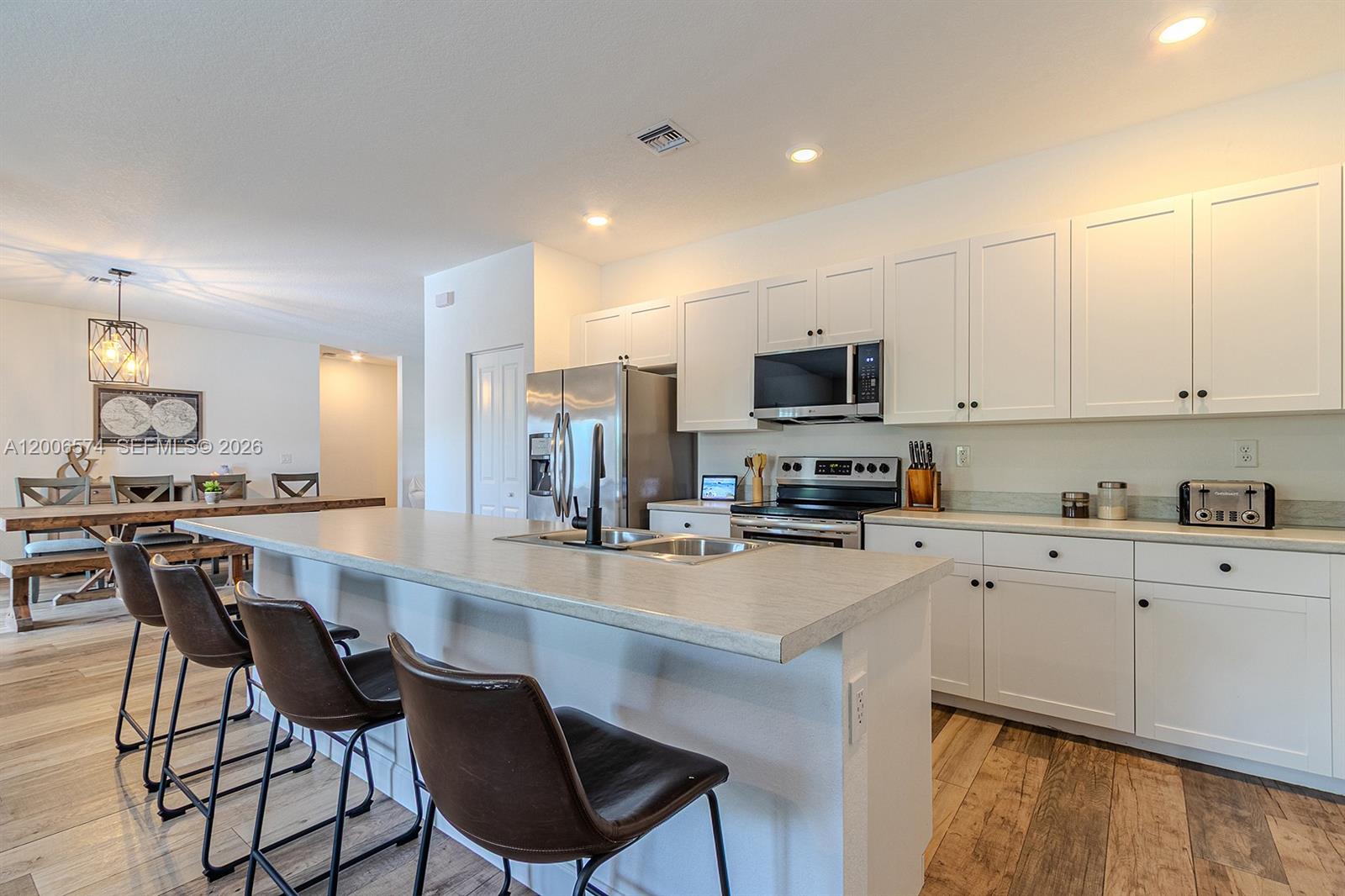 VILHEN DRIVE ESTATES - Residential