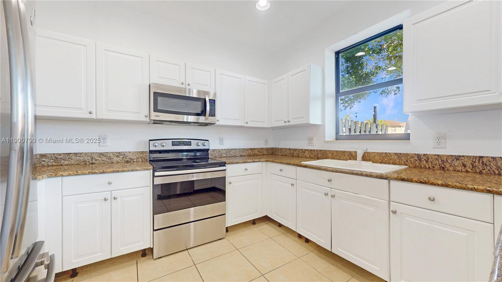SILVER PALM EAST SEC TWO - Residential
