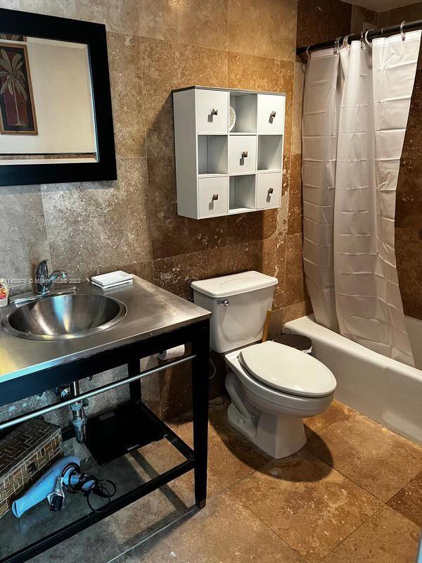 TIDES ON HOLLYWOOD BEACH - Residential Lease