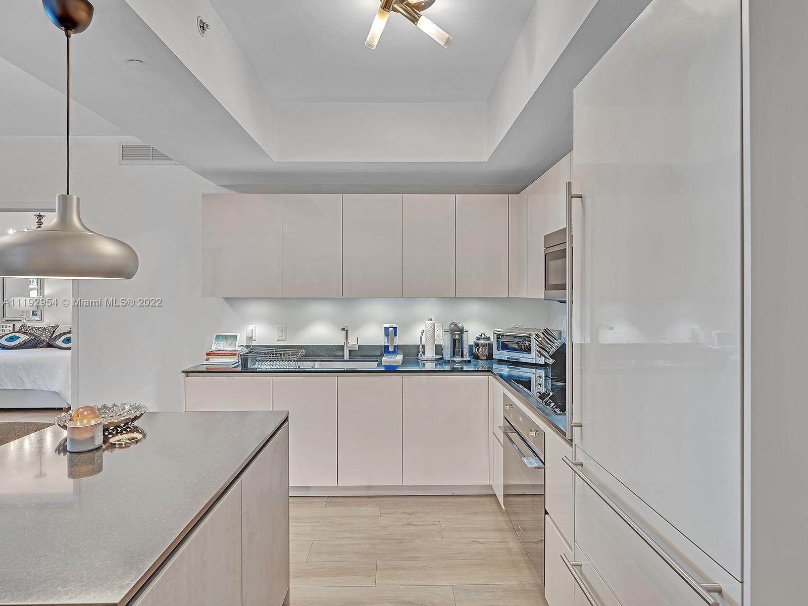 1010 BRICKELL CONDO - Residential Lease