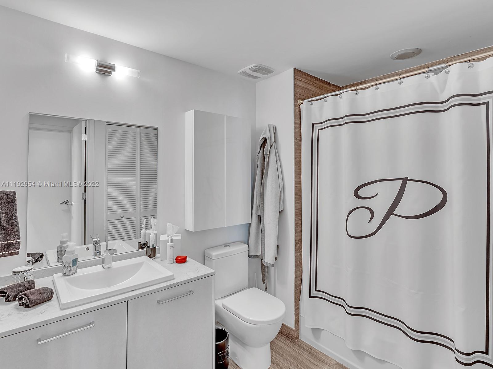 1010 BRICKELL CONDO - Residential Lease