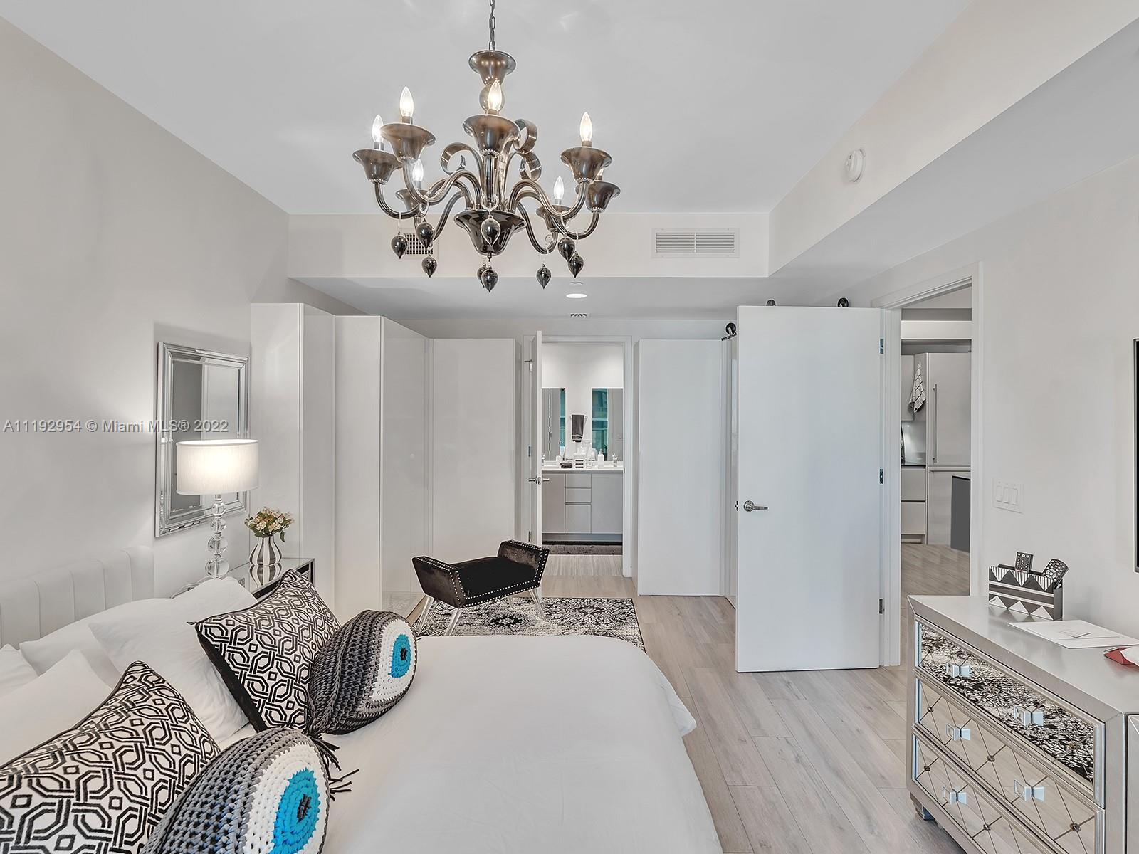 1010 BRICKELL CONDO - Residential Lease