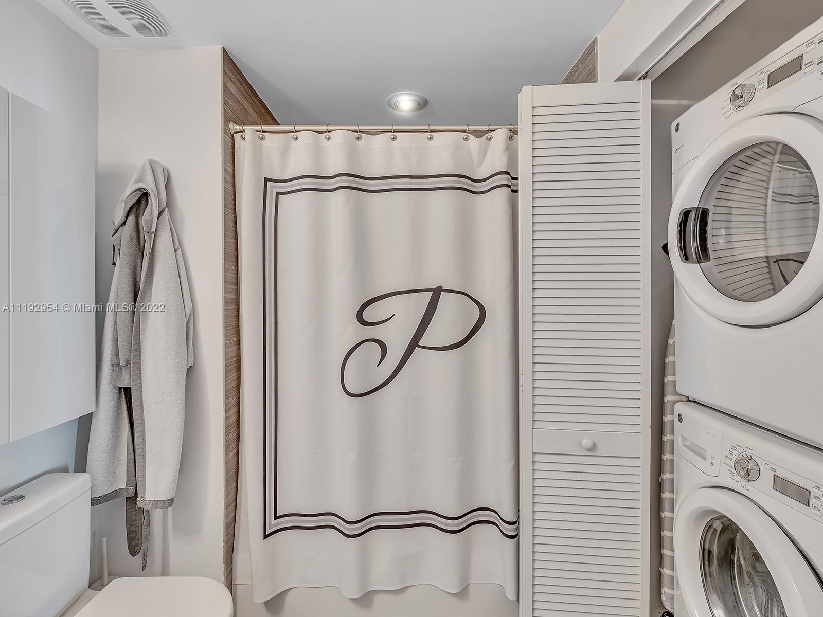 1010 BRICKELL CONDO - Residential Lease