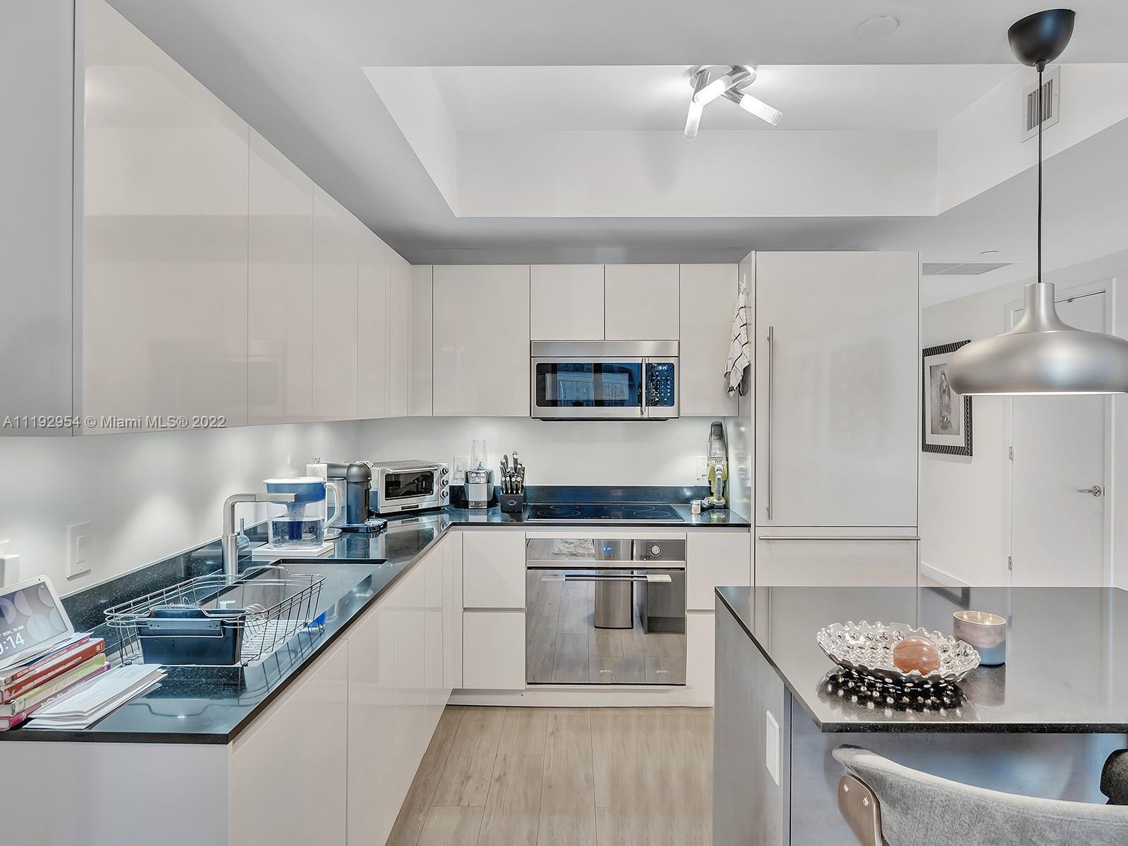 1010 BRICKELL CONDO - Residential Lease