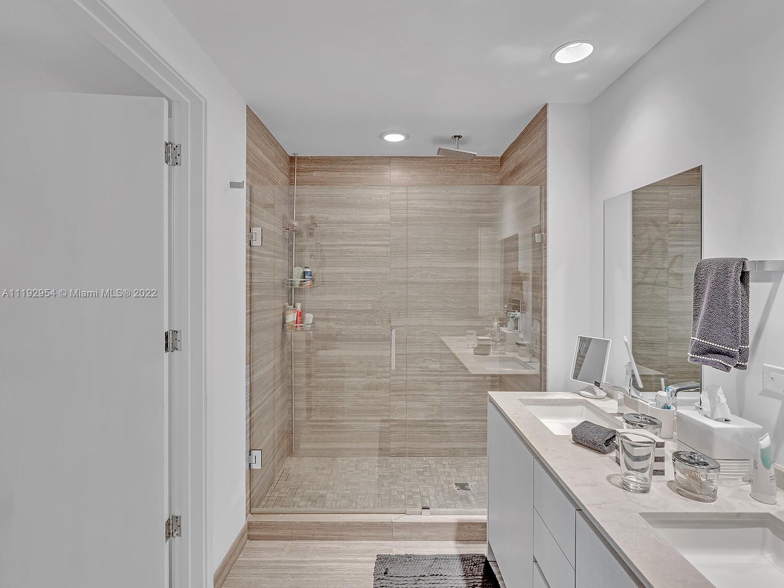 1010 BRICKELL CONDO - Residential Lease