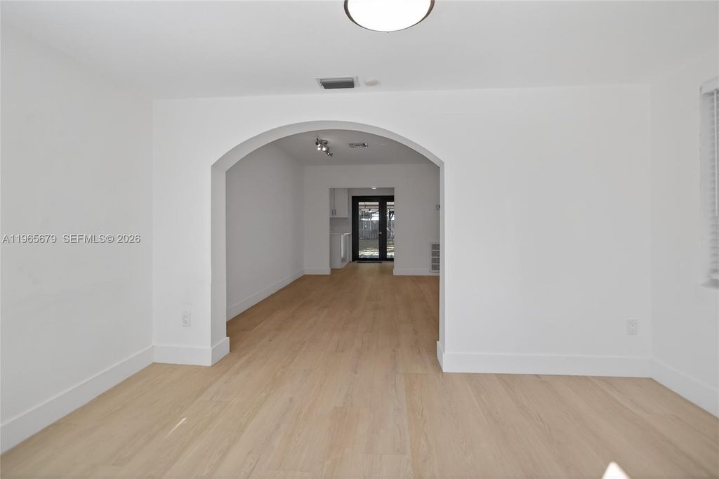 Photo of 1113 N Victoria Park Rd, Fort Lauderdale, FL 33304 (MLS # A11965679)