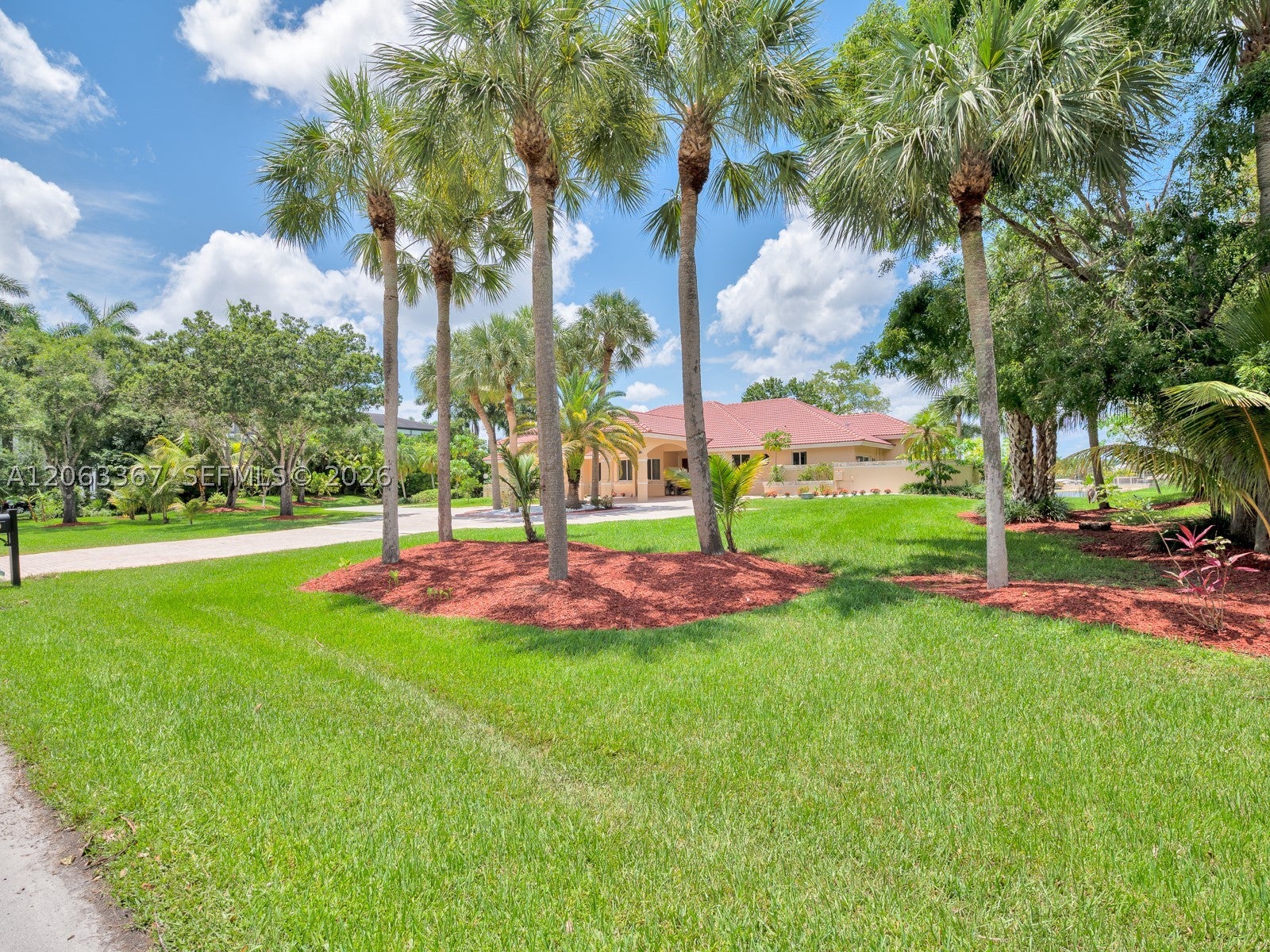 2710 Walkers Way, Weston FL 33331