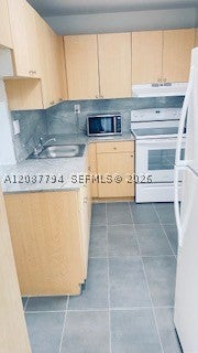 3626 NE 168th St 303