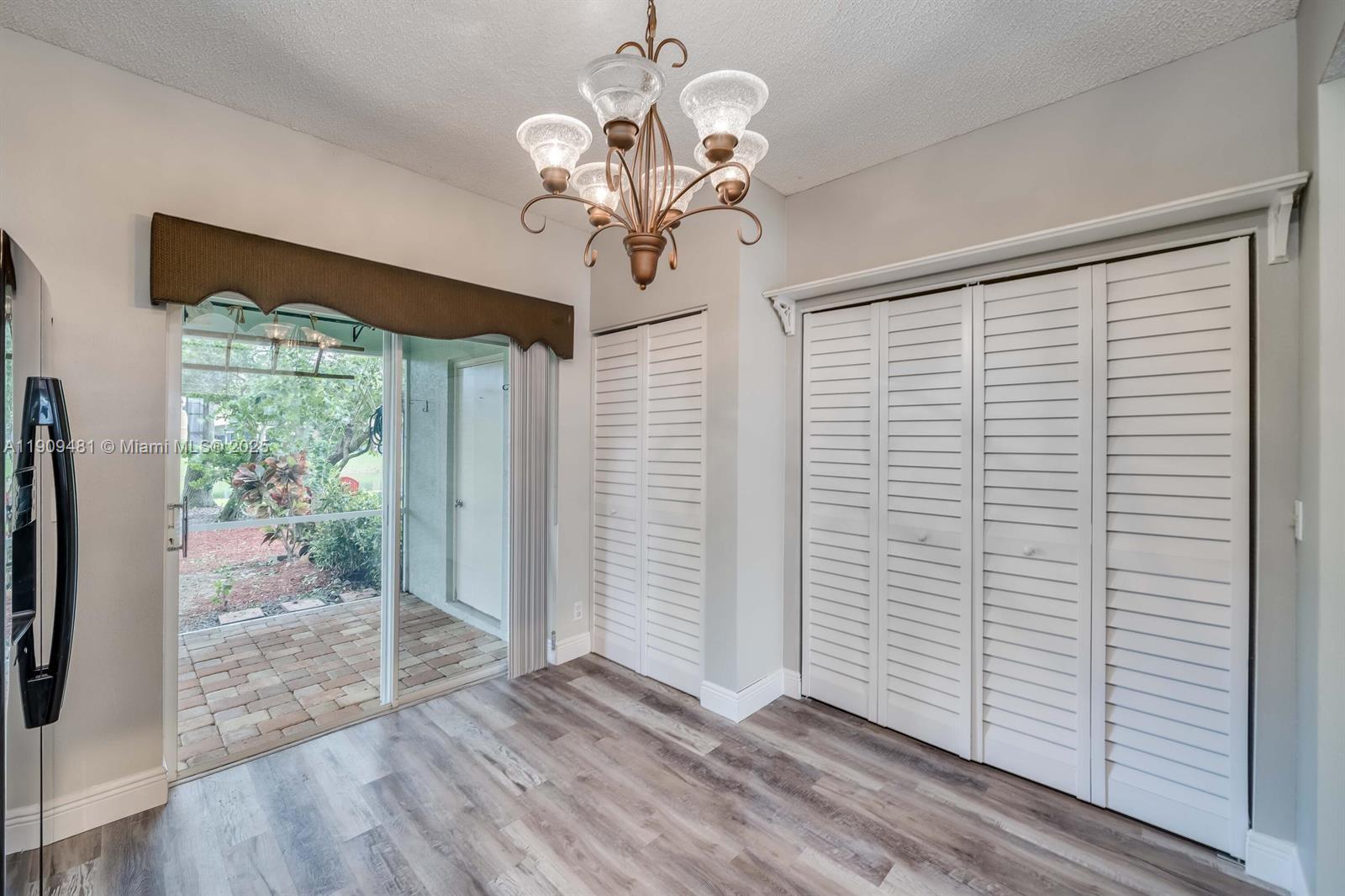 SANIBEL - Residential