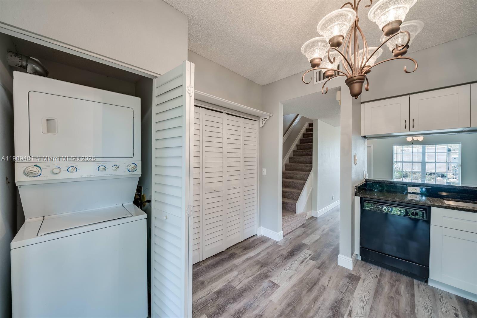 SANIBEL - Residential