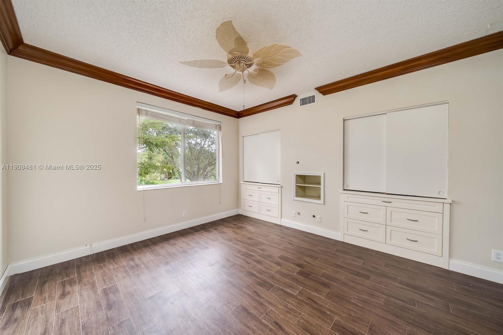 SANIBEL - Residential