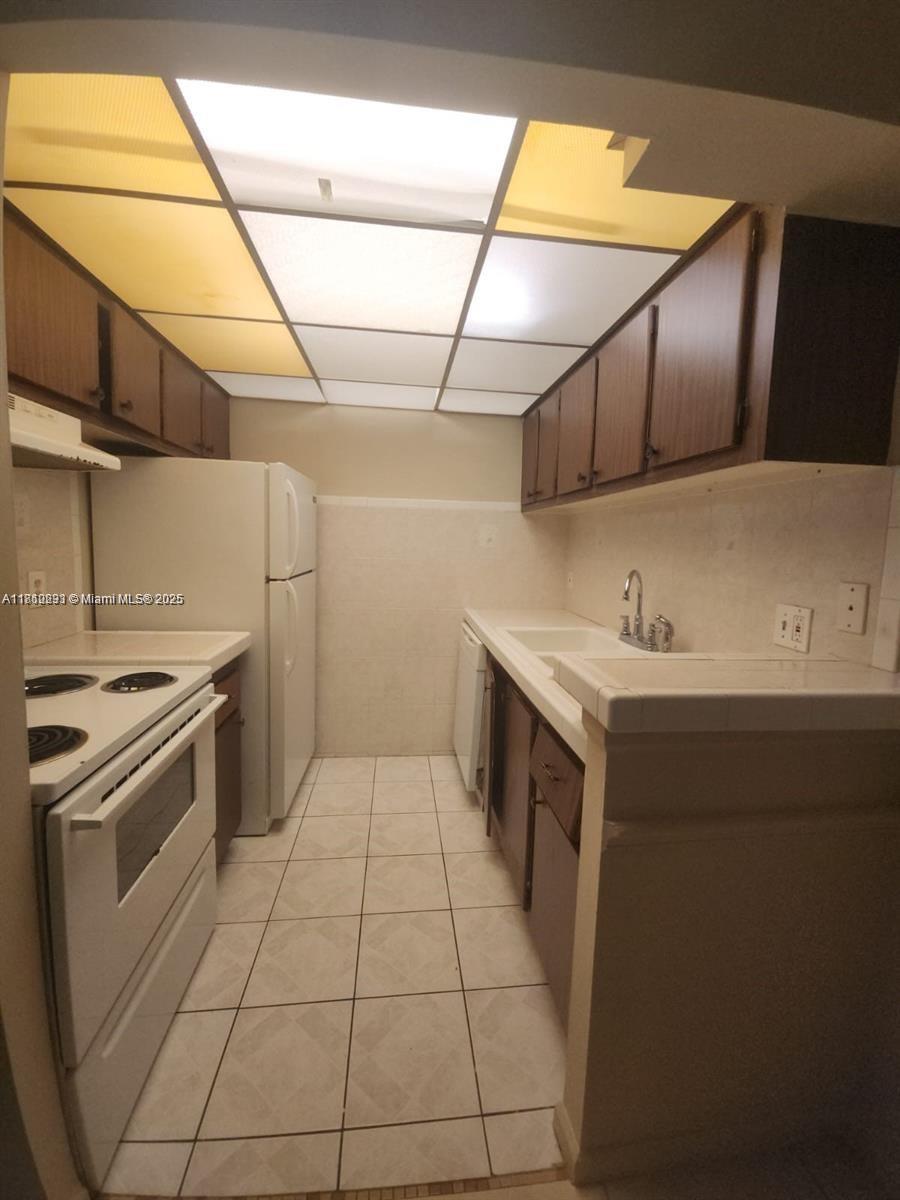 CROSS CREEK CONDO - Residential