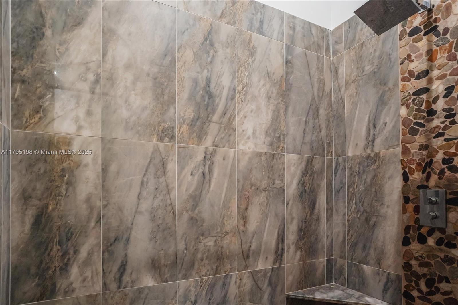 WYNDHAM LAKES WEST - Residential