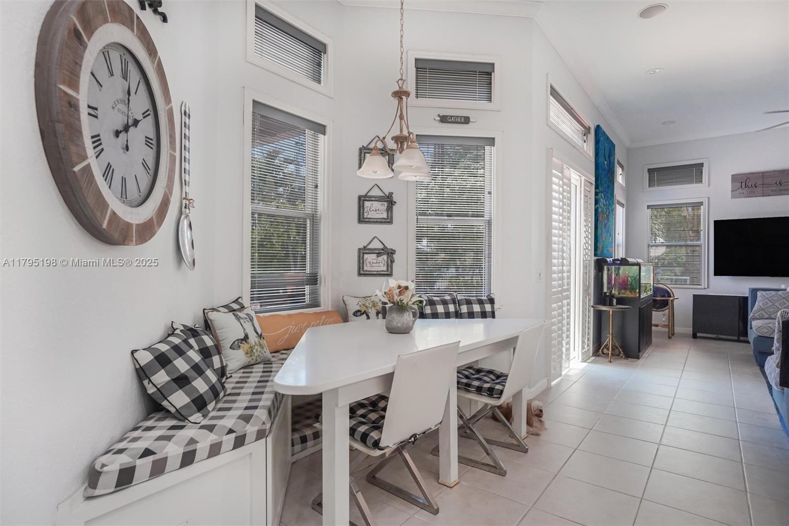 WYNDHAM LAKES WEST - Residential