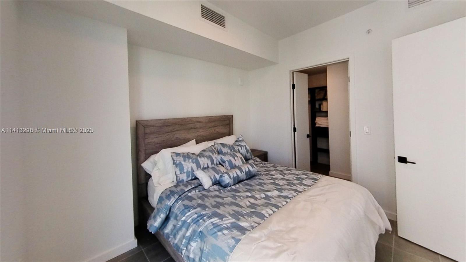 YOTELPAD MIAMI - Residential Lease