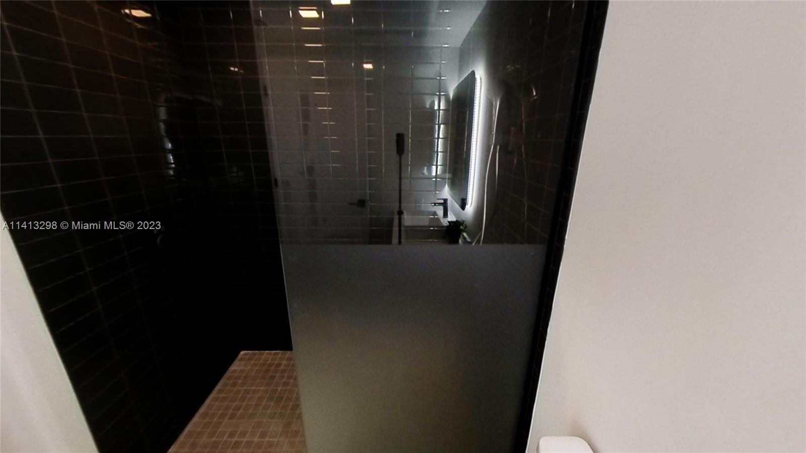 YOTELPAD MIAMI - Residential Lease
