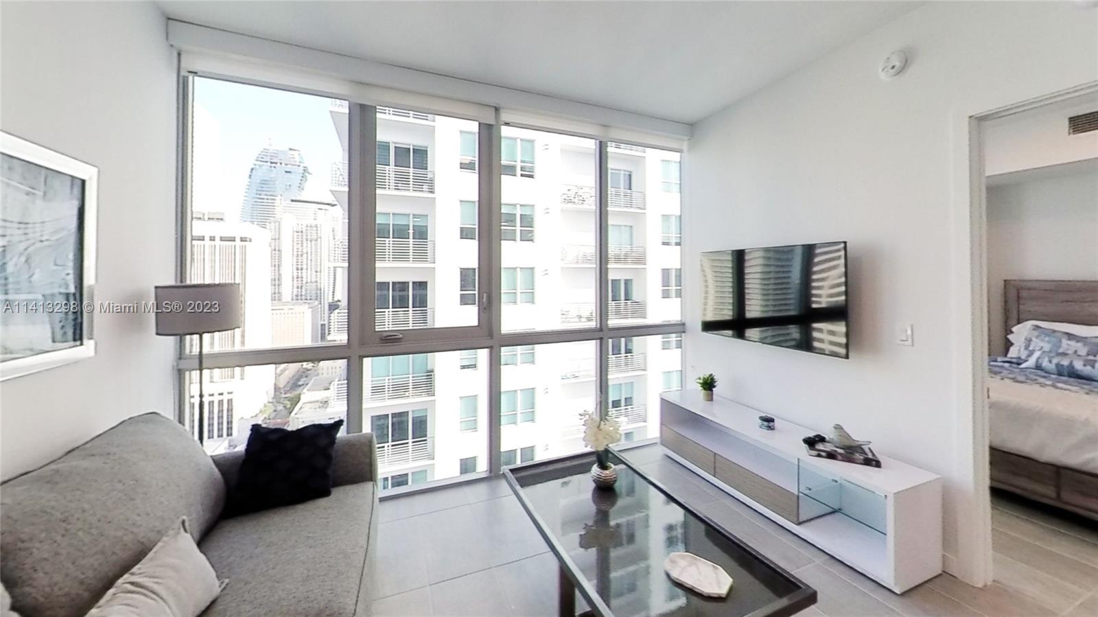 Amazing New Unit Furnished: Overlooking the Bay and City. Internet, Cable and valet. The building is has amazing amenities such as: Gym, Pool, Pet grooming facilities and more. Located in the center of Downtown with access to world famous Restaurants and bars, as well as Beautiful Bayfront Park and Bayside for shopping. Walking distance from FTX Arena, Frost Science Museum and Perez Art Museum. quick drive away from Brickell, Miami Beach and the Miami International Airport. OK WITH SUBLEASING!!