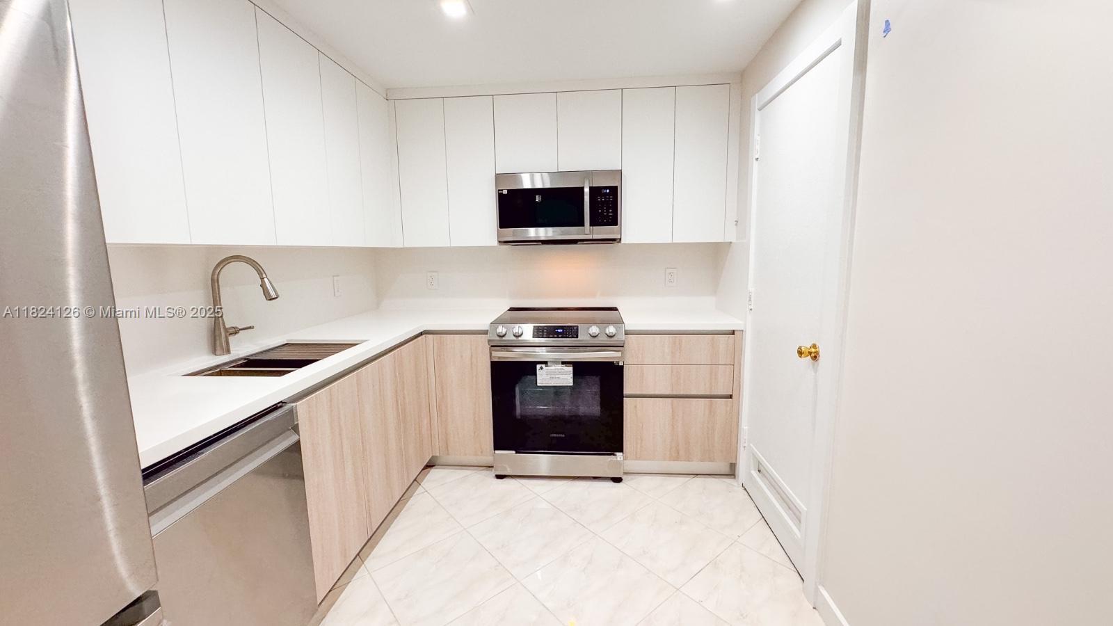 400 Kings Point Dr 1222
