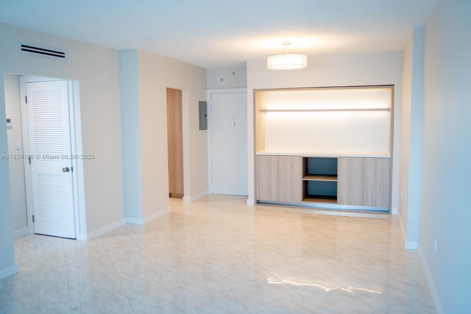 400 Kings Point Dr 1222