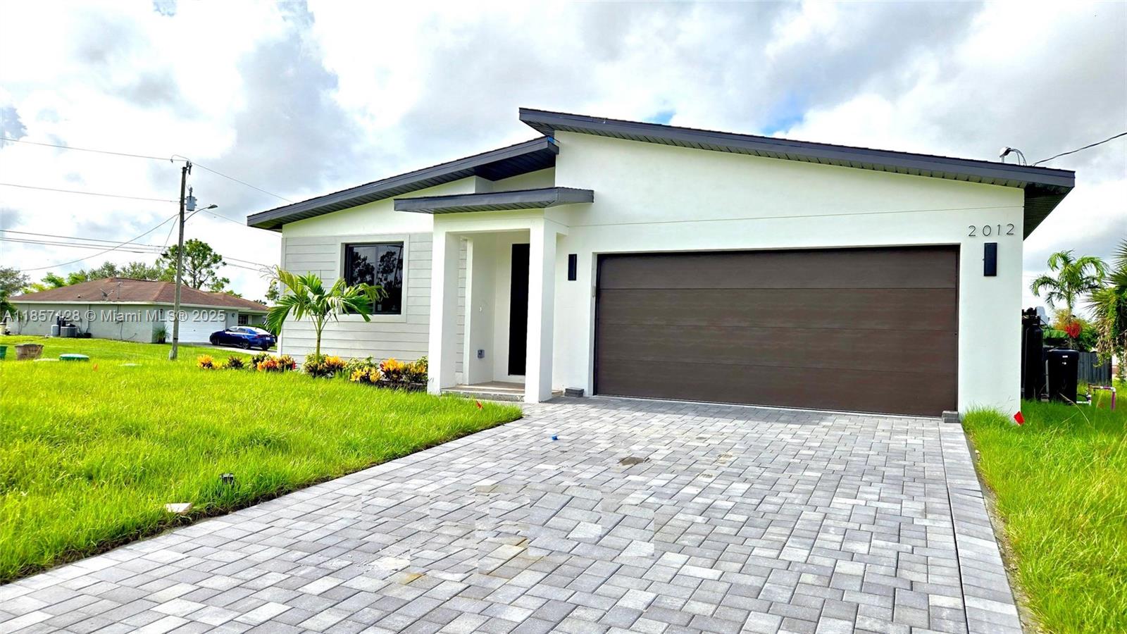 Mesmerizing Dream Home!!! Come and see it. Great opportunity at your hand. This Model has a glass door to the
entrance with interior corridor. Modern open space living room, dining room and kitchen with the large overlooking
terrace. Spacious master bathroom with dual sink to enjoy rainfall shower. Modern stainless-steel appliances in all
kitchen area. Highest construction quality is in front of your eyes with the high ceiling. Double car garage. Very
easy to show!!!