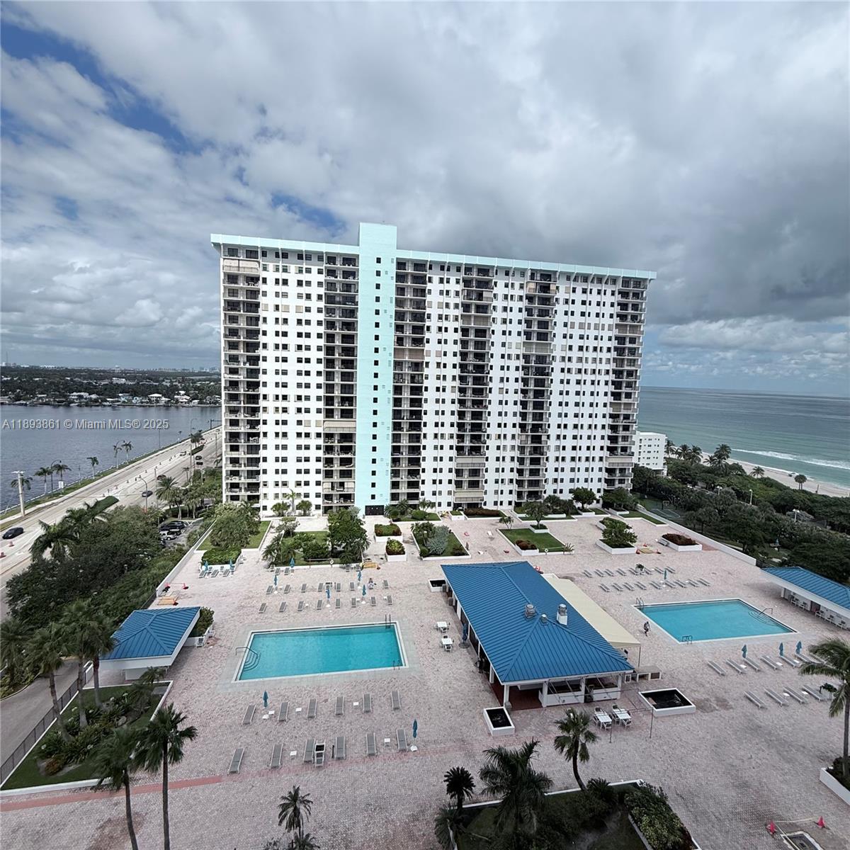 SUMMIT CONDO - Residential