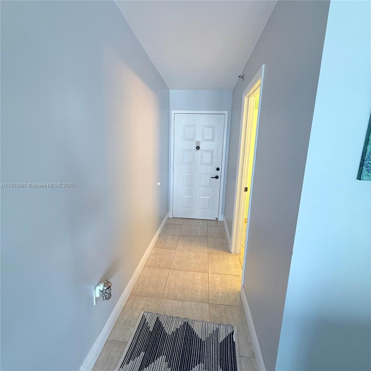 SUMMIT CONDO - Residential
