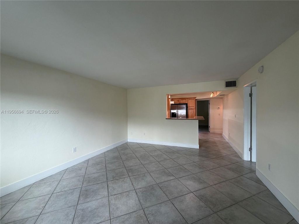 Photo of 2115 NE 37th Dr #131, Fort Lauderdale, FL 33308 (MLS # A11956694)