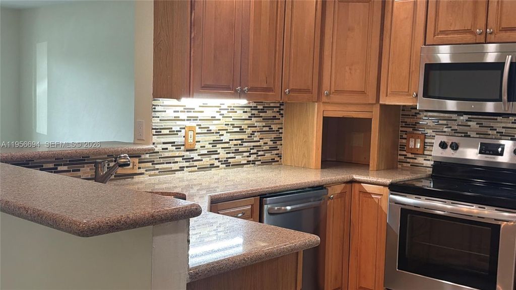 Photo of 2115 NE 37th Dr #131, Fort Lauderdale, FL 33308 (MLS # A11956694)