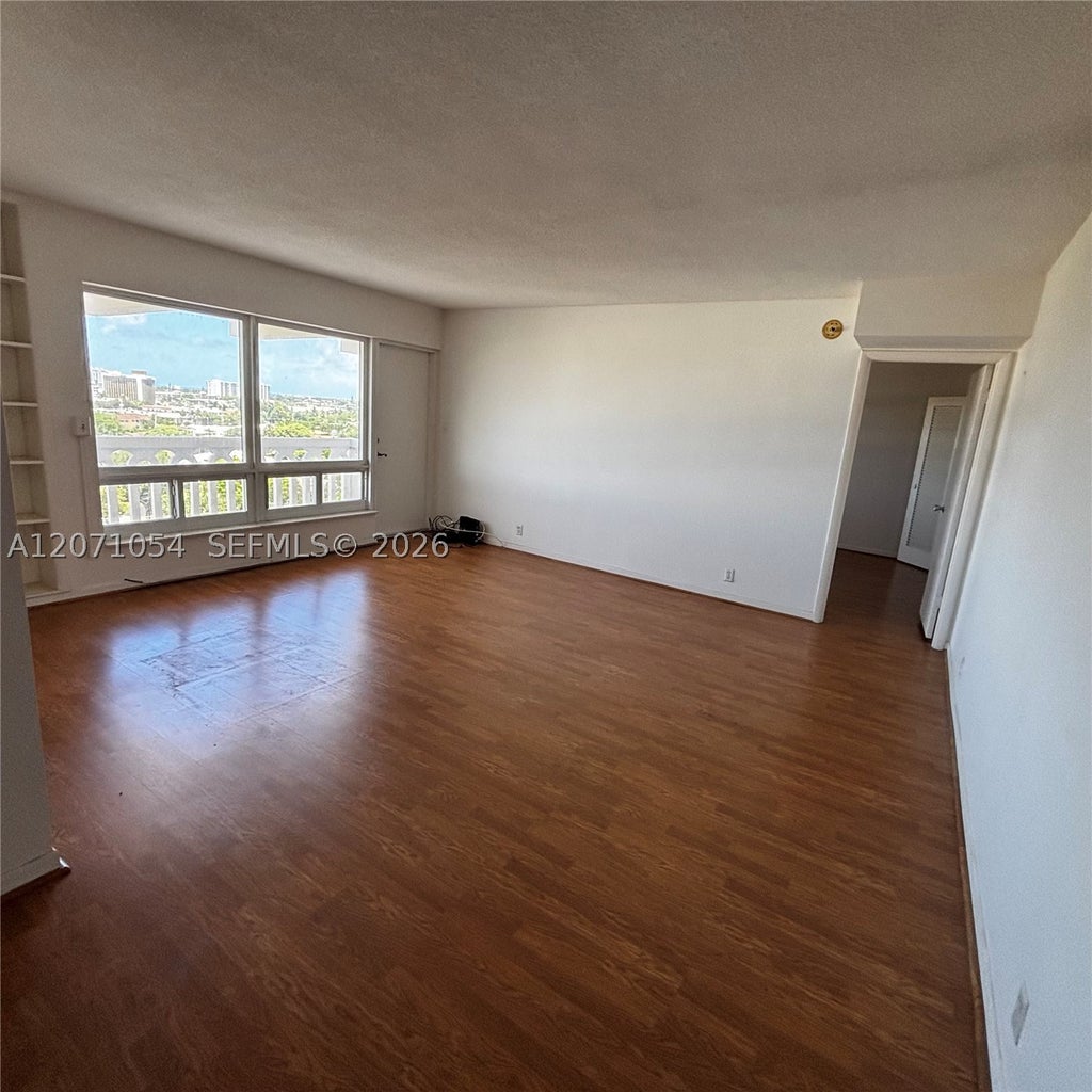 Photo of 2500 NE 48th Ln #806, Fort Lauderdale, FL 33308 (MLS # A12071054)