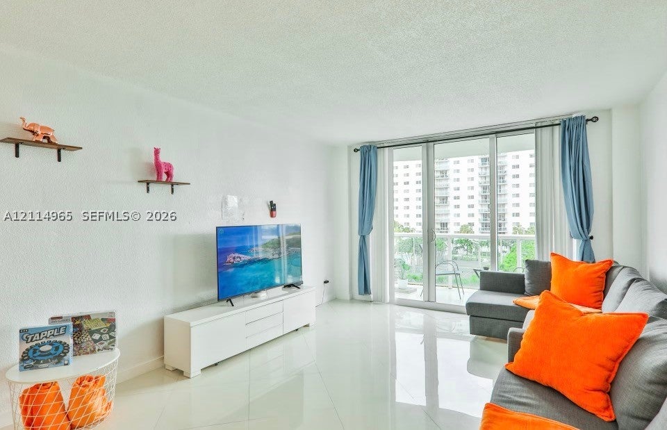 19370 Collins Ave 414