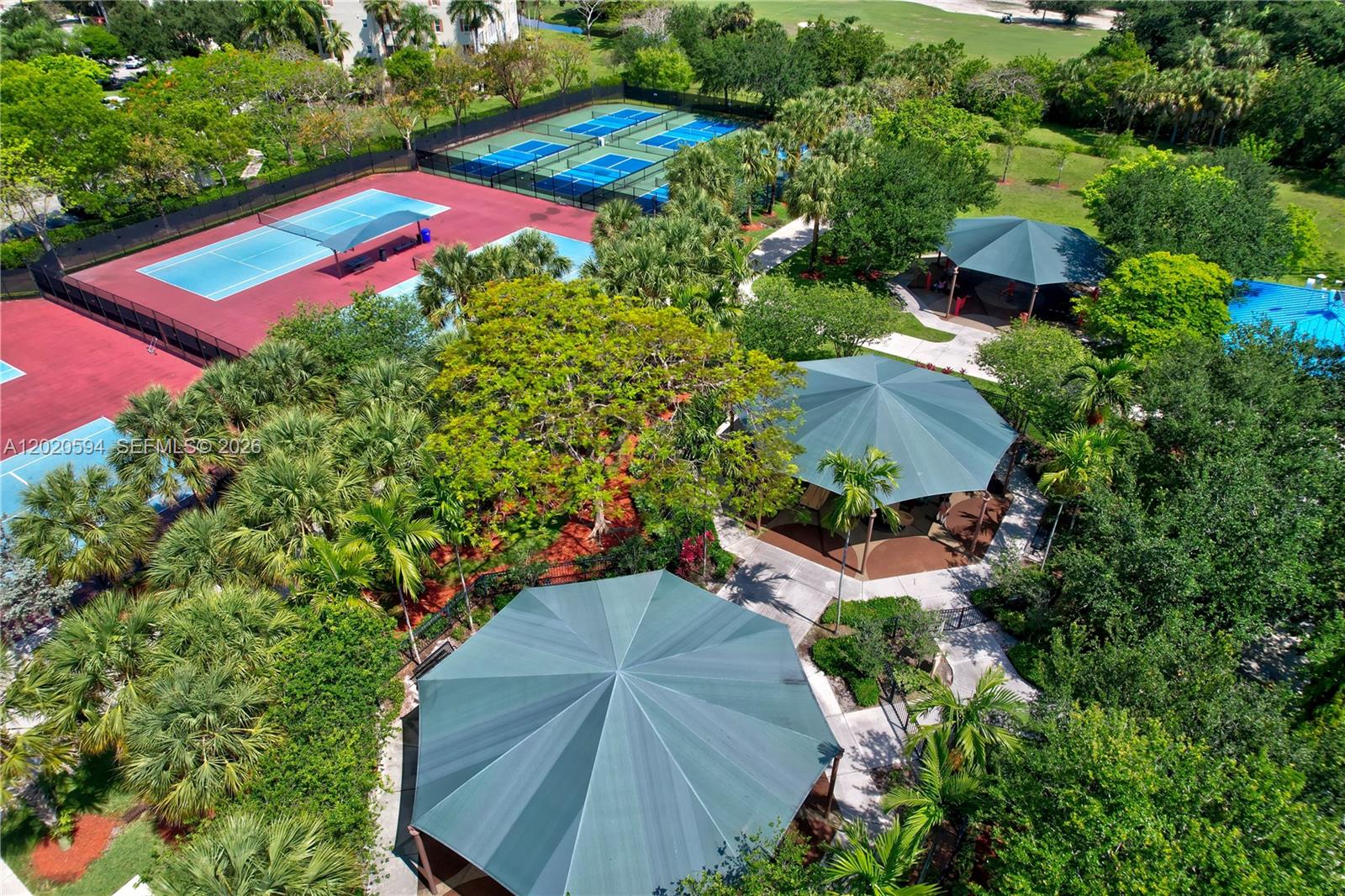 NO 104 PALM-AIRE COUNTRY - Residential