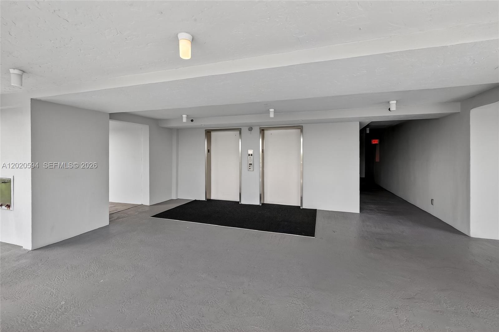 NO 104 PALM-AIRE COUNTRY - Residential