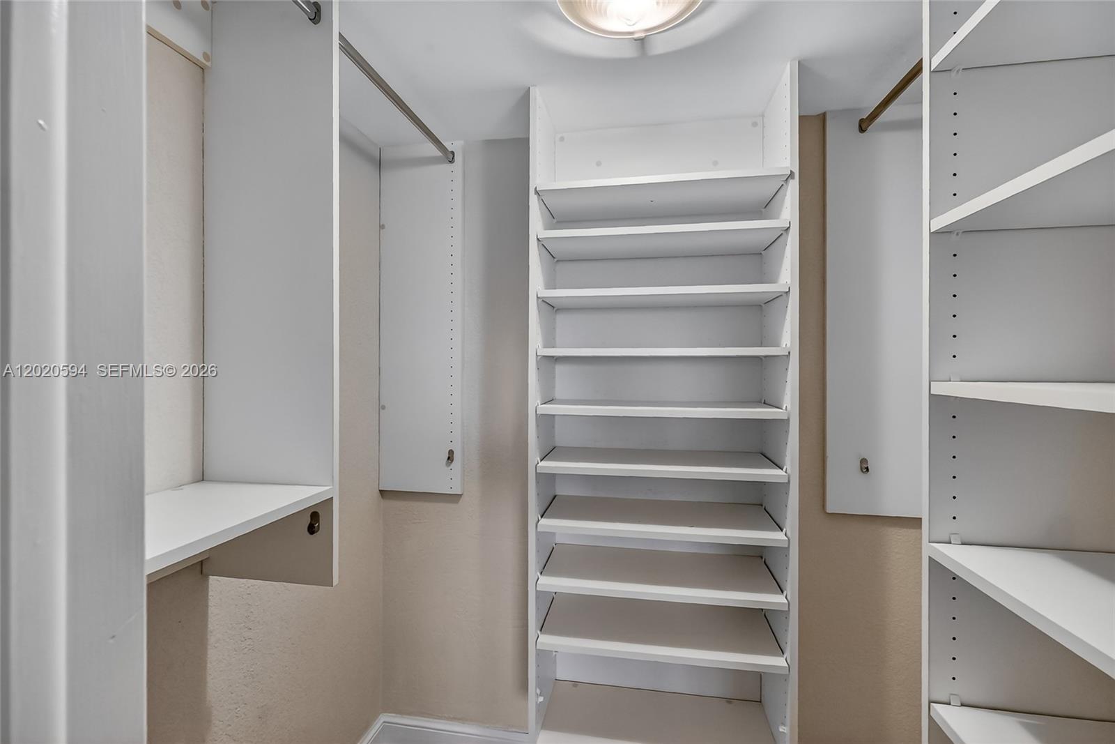 NO 104 PALM-AIRE COUNTRY - Residential