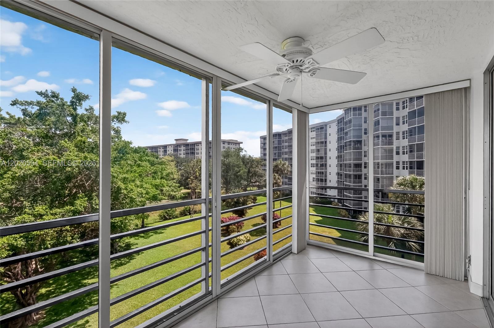 NO 104 PALM-AIRE COUNTRY - Residential