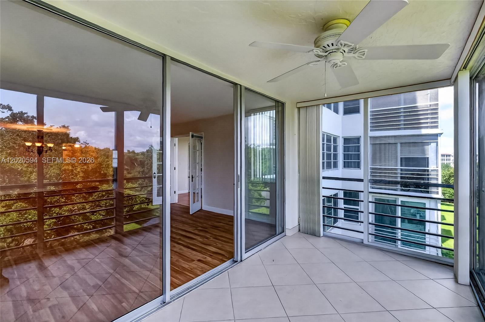 NO 104 PALM-AIRE COUNTRY - Residential