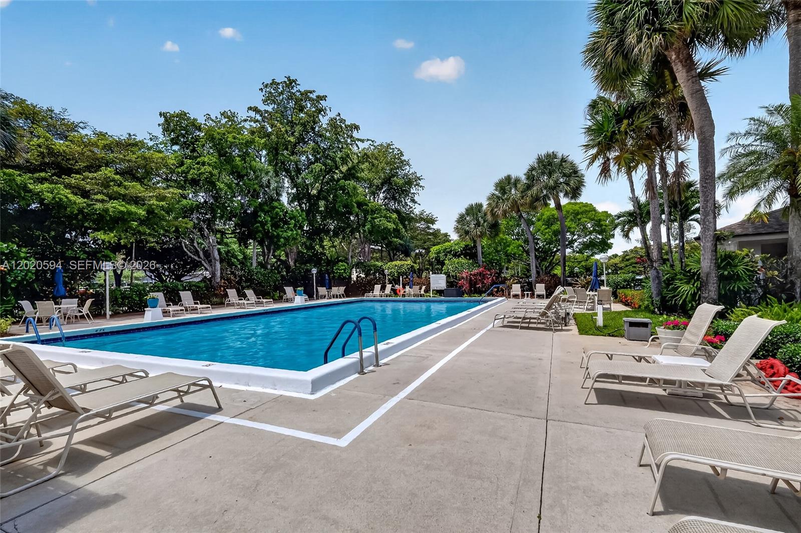 NO 104 PALM-AIRE COUNTRY - Residential