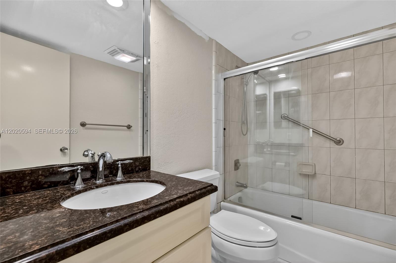 NO 104 PALM-AIRE COUNTRY - Residential