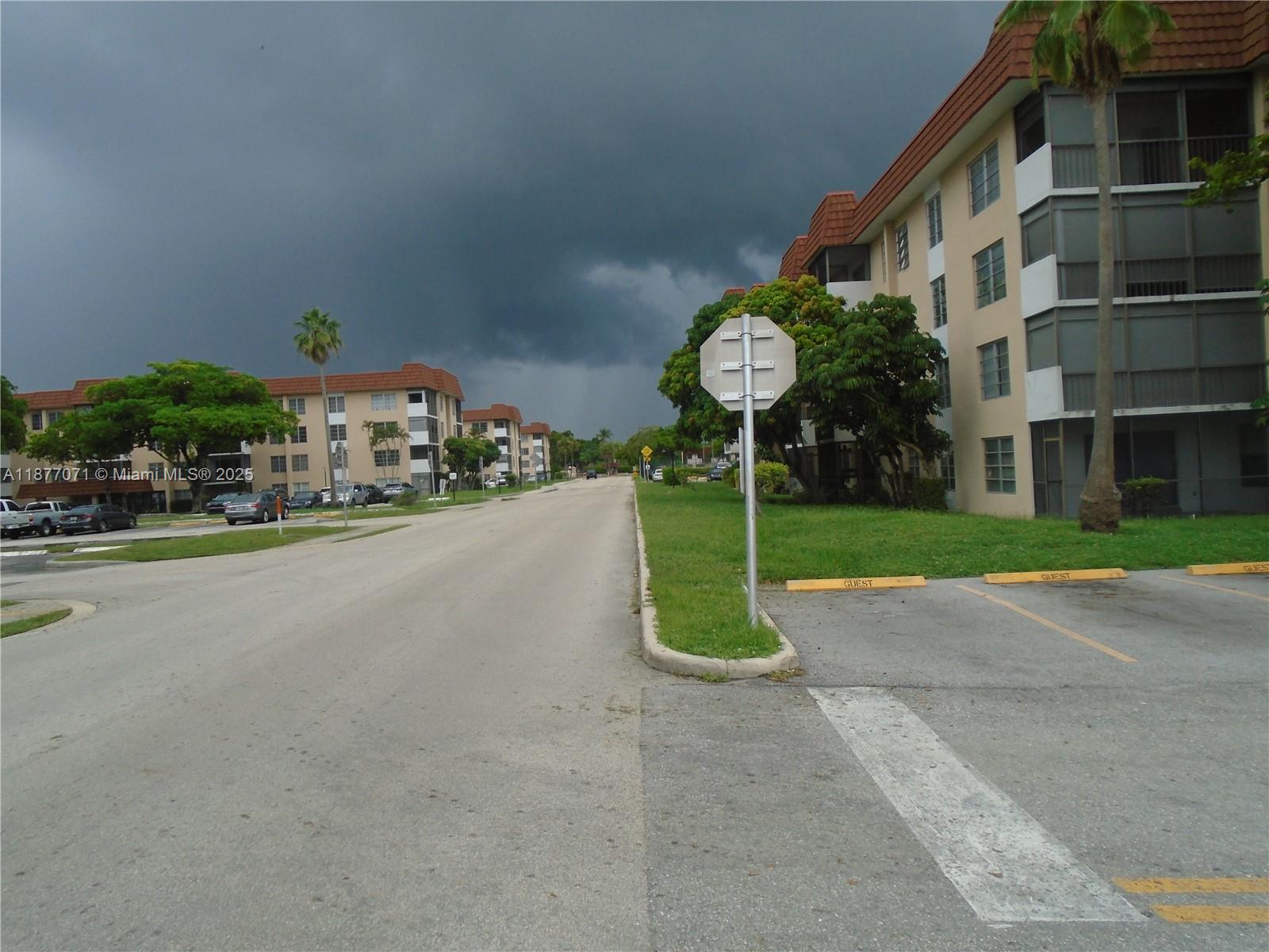 MANORS OF INVERRARY XI - Residential