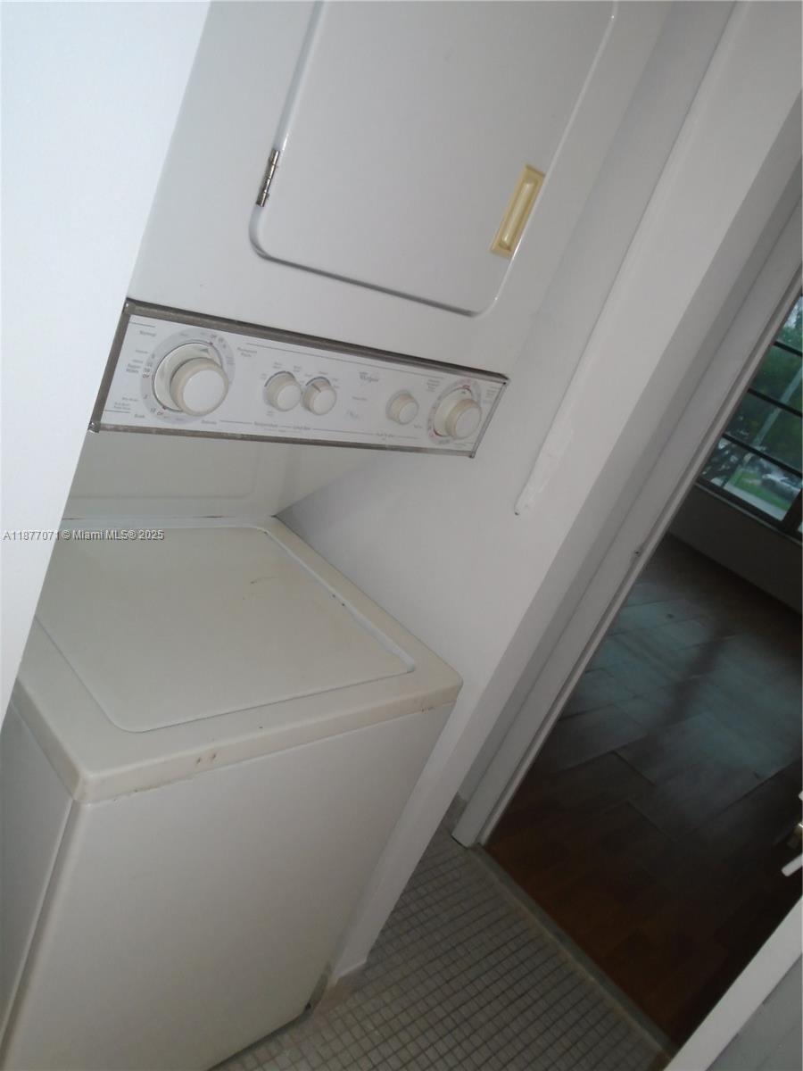 MANORS OF INVERRARY XI - Residential