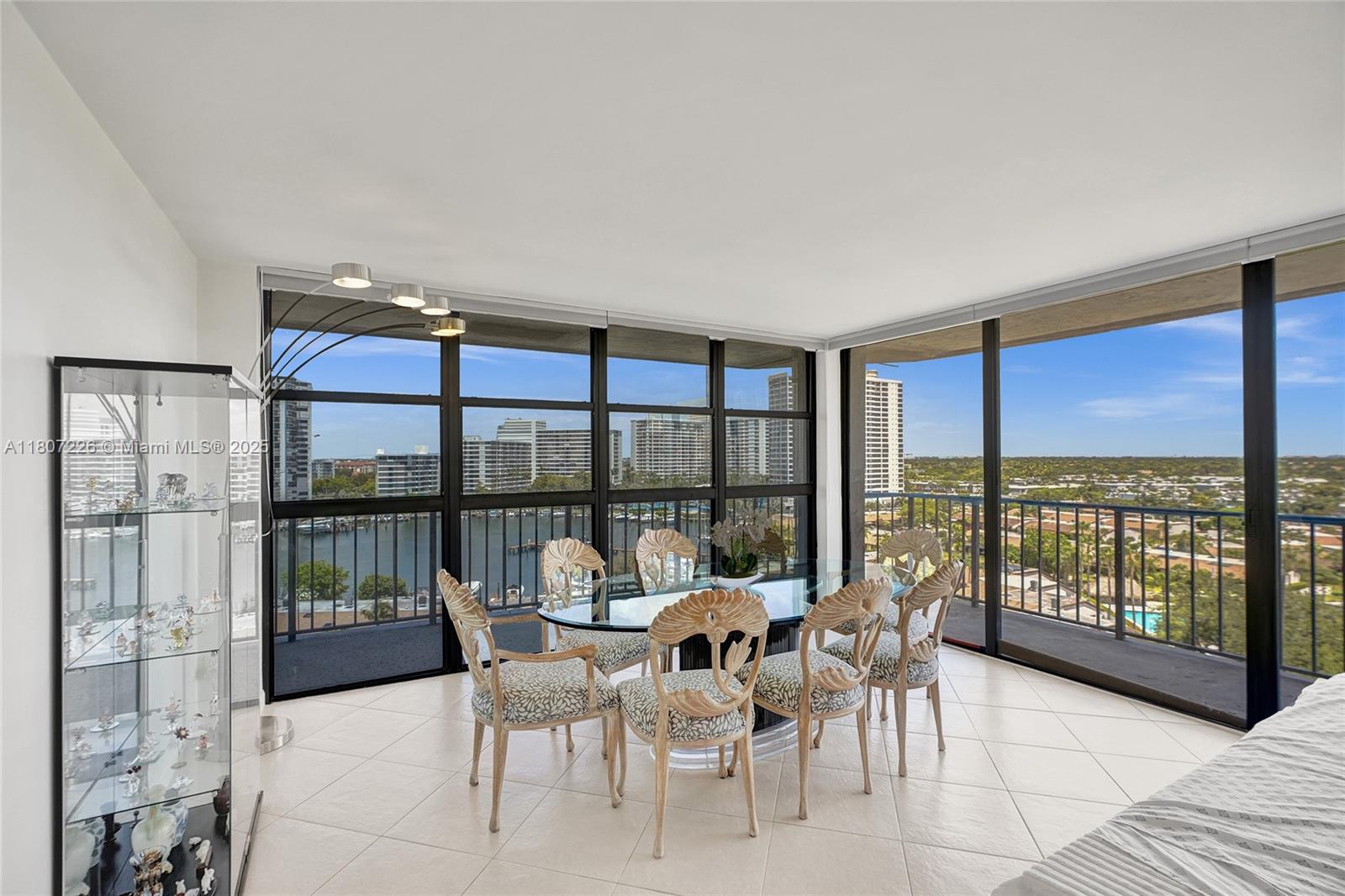 200 LESLIE CONDO - Residential