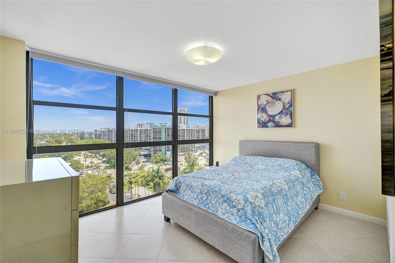 200 LESLIE CONDO - Residential