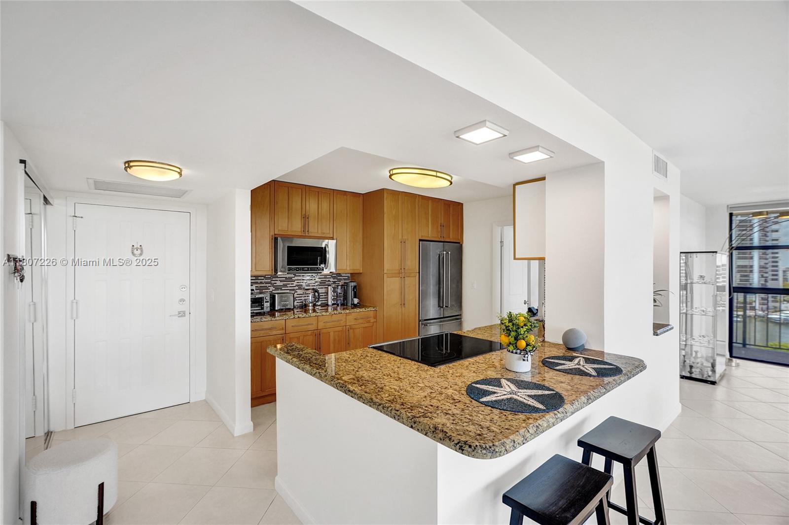 200 LESLIE CONDO - Residential