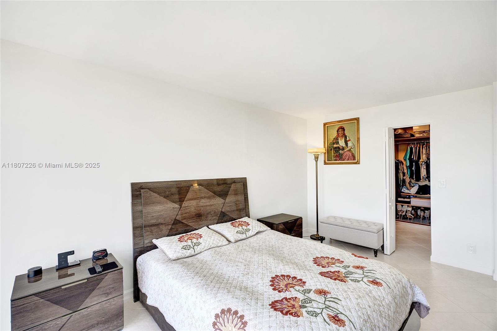 200 LESLIE CONDO - Residential