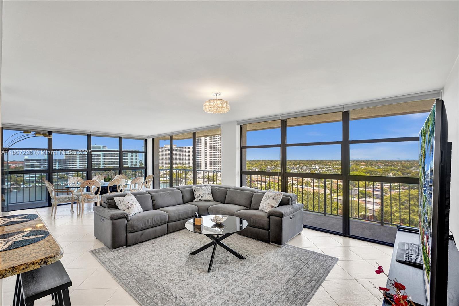 200 Leslie Dr 1031