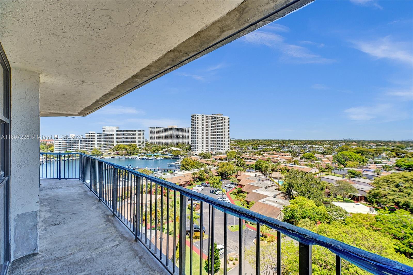 200 LESLIE CONDO - Residential
