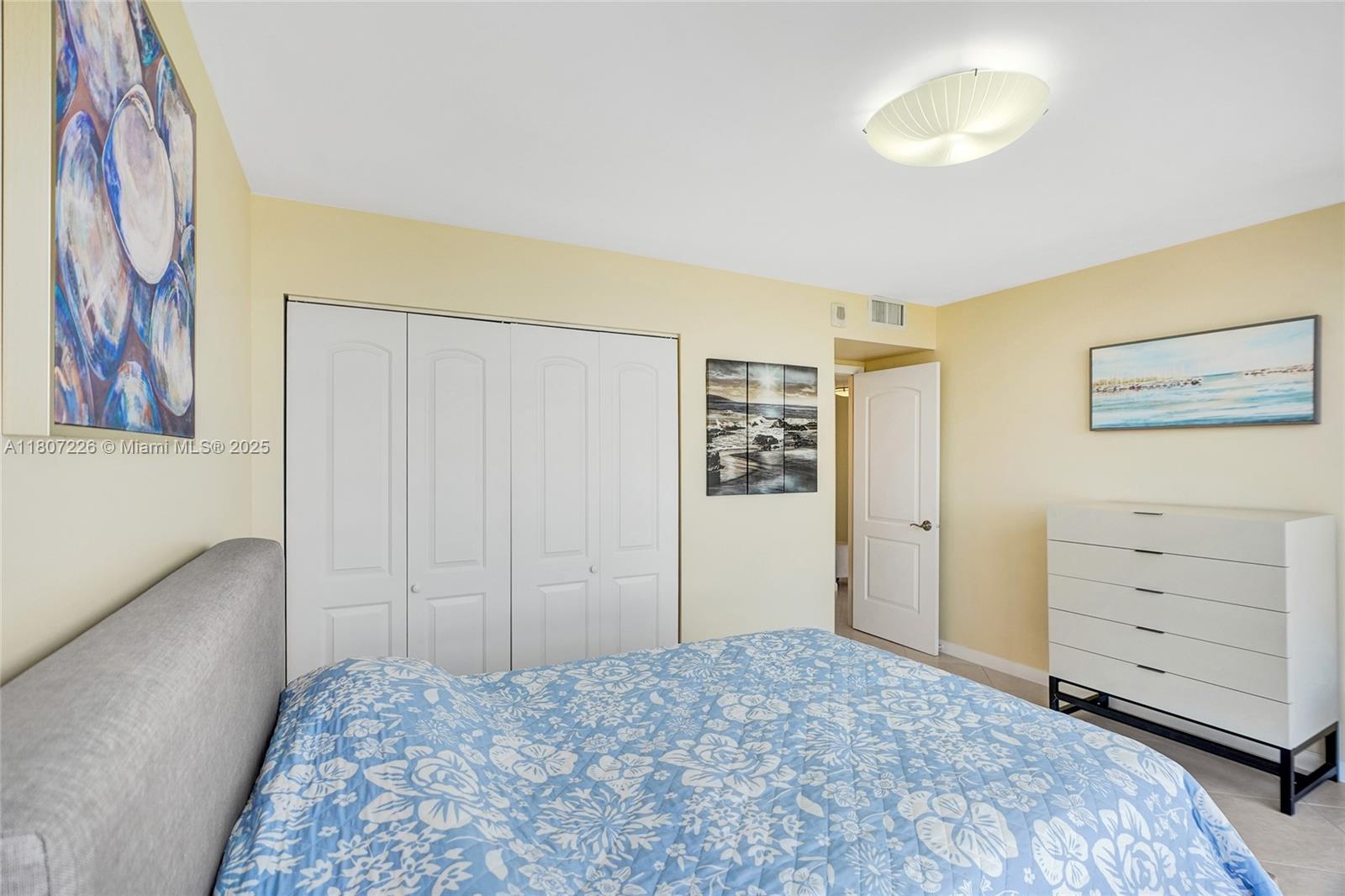 200 LESLIE CONDO - Residential