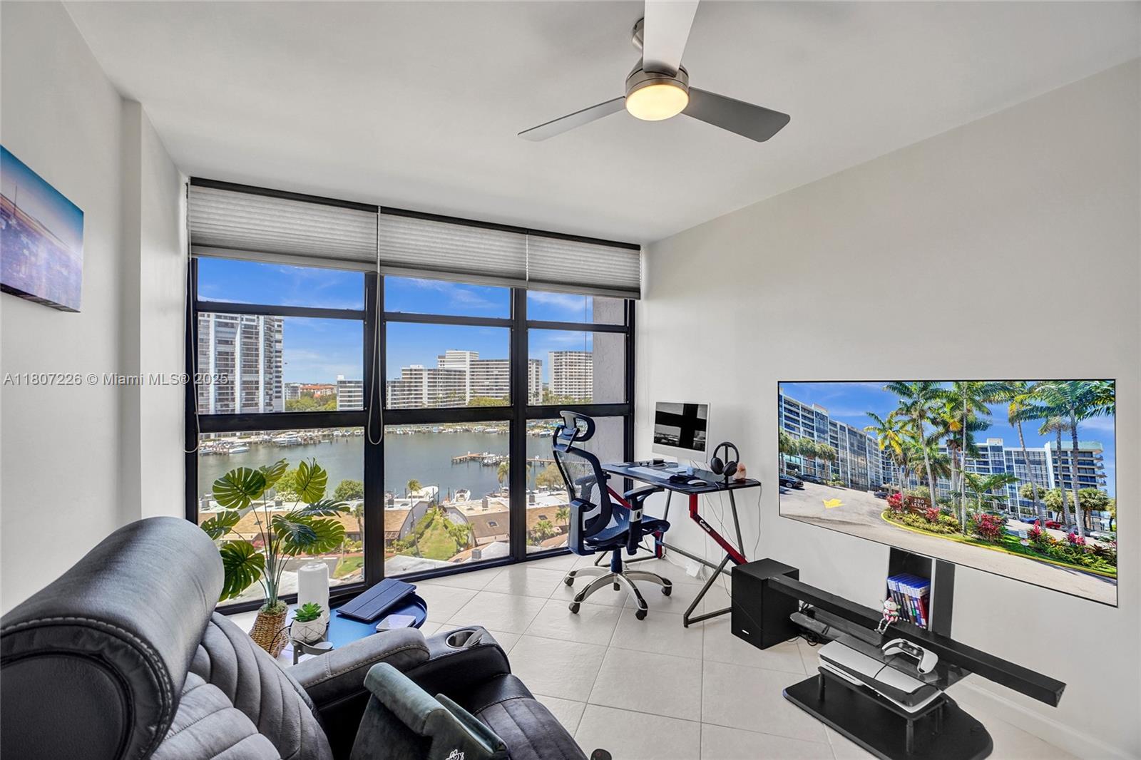 200 LESLIE CONDO - Residential