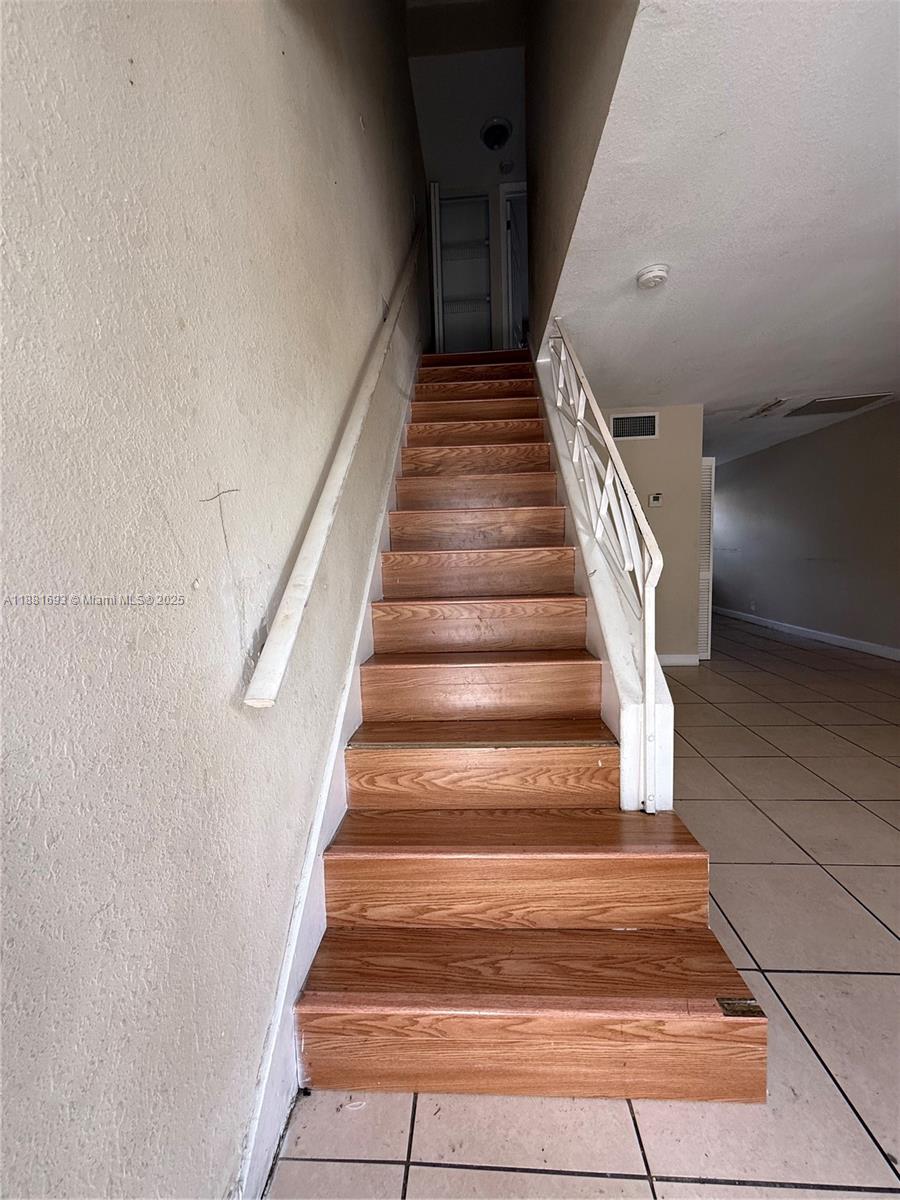 TOWNHOUSES OF PLANTATION - Residential